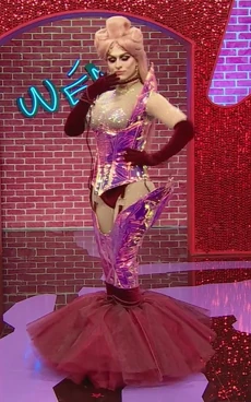 AdrianaEntranceLook