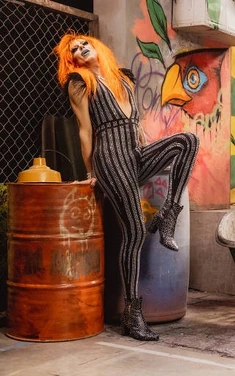 BetinaPolaroidFestaComMozãoLook