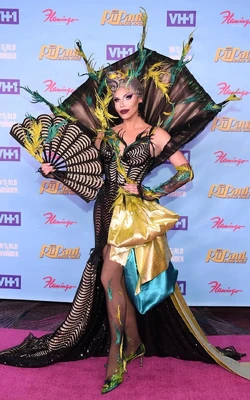 AlyssaHunterRedCarpetLook