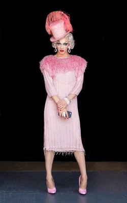 VioletChachkiS8PhotoshootLook