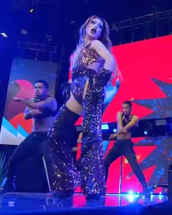 LeexaFoxFinaleLook2B