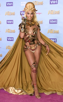 KerriColbyRedCarpetLook
