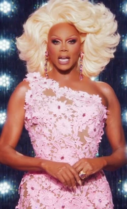 RuPaulAS7E3Look