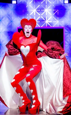 VickiVivaciousHeartOnLook