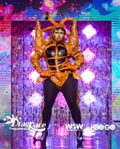 HanaBeshieAlienLook.jpg (331 kB) Look de 'Can I Get An Alien?'