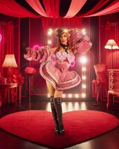 Unaired Viva el amor! Look