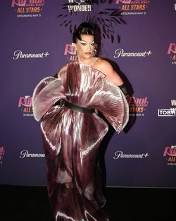 DenaliAS10PremierePartyLook