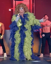 Look de invitada (reveal)