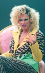 Look del comercial "Você Não Está Só"