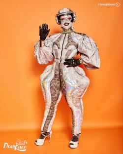 PorcaTheclubkidFutureLook