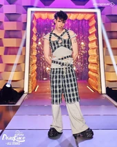 JavierCalvoE1DRESAS1Look.jpg (237 kB) Look del episodio 1