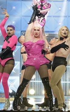 NehelleniaRusicalLook