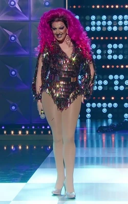 SissyLeaTalentShowLook2
