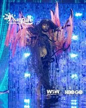 Look de 'Fringe with Benefits'