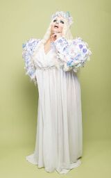 Dites-le Avec des Fleurs Look