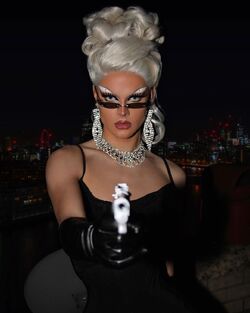 Gothy Kendoll, Bond Girl