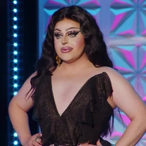 HannahCondaUKvsTW2E7LipSyncLook.jpg (571 kB) Look del lip sync del episodio 7