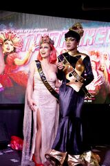 Mrs. Tan with Savvy Tan during the live finale crowning