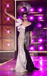 Look de 'Holy Couture'