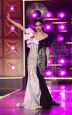 JasmineKennedieHolyLook