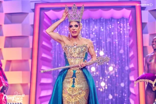 La Nueva Superestrella Drag Española, Satín Greco