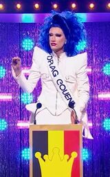 Le discours d'une reine Look