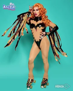 KellyRollerTalentShowLook