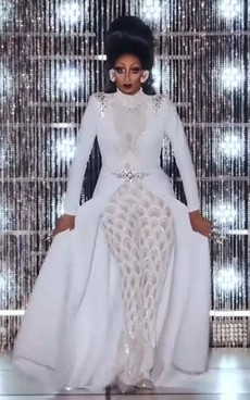 AngeriaEveningWearLook