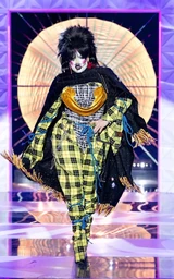 DannyBeardPunkLook.jpg (332 kB) Look de 'Pretty in Punk'