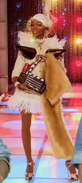 6J0t0cJ.png (382 kB) Look de 'Trash Couture'