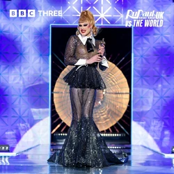 ScarletEnvyBusinessPartyLook1