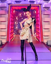 AnaLockingE8S4Look.jpg (1.55 MB) Episode 8 Look