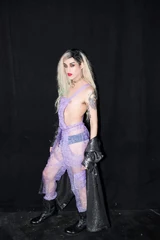 AdoreDelanoS10E1.jpg (89 kB) Look de 'Past Alumni RuTurn'