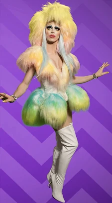 Aquaria Summer Look