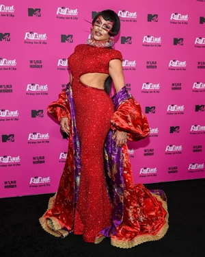 SashaColbyS15PremiereLook