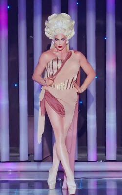 AlyssaEdwardsQueenOfMysteryLook