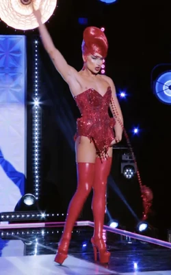 TomaraThomasHeartOnLook2