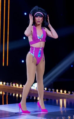LeilaYarnTwistLook2