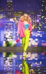 Sissy That Sidewalk Look