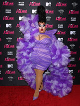 Finale Viewing Party Look
