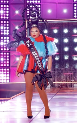 KandyMuseMissBlankLook