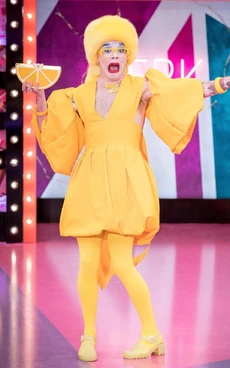 GinnyEntranceLook
