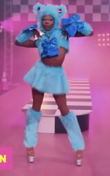 Cast RuVeal Look