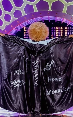 KellyHeelton3in1Look1Reveal