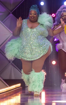 SilkyNutmegGanacheCAvsTWGirlGroupLook
