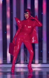 International Queen of Mystery Look