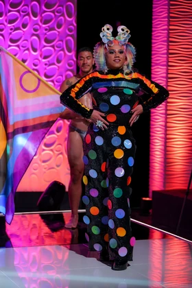 IvannaDrinkRainbowLook