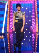 JavierAmbrossiE3S2Look.jpg (251 kB) Look del episodio 3