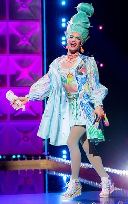 LeilaYarnSchoolLook2