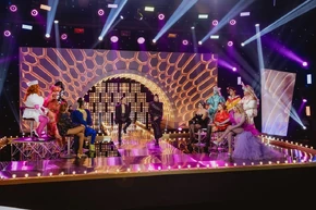 De cast van Seizoen 1, herenigd